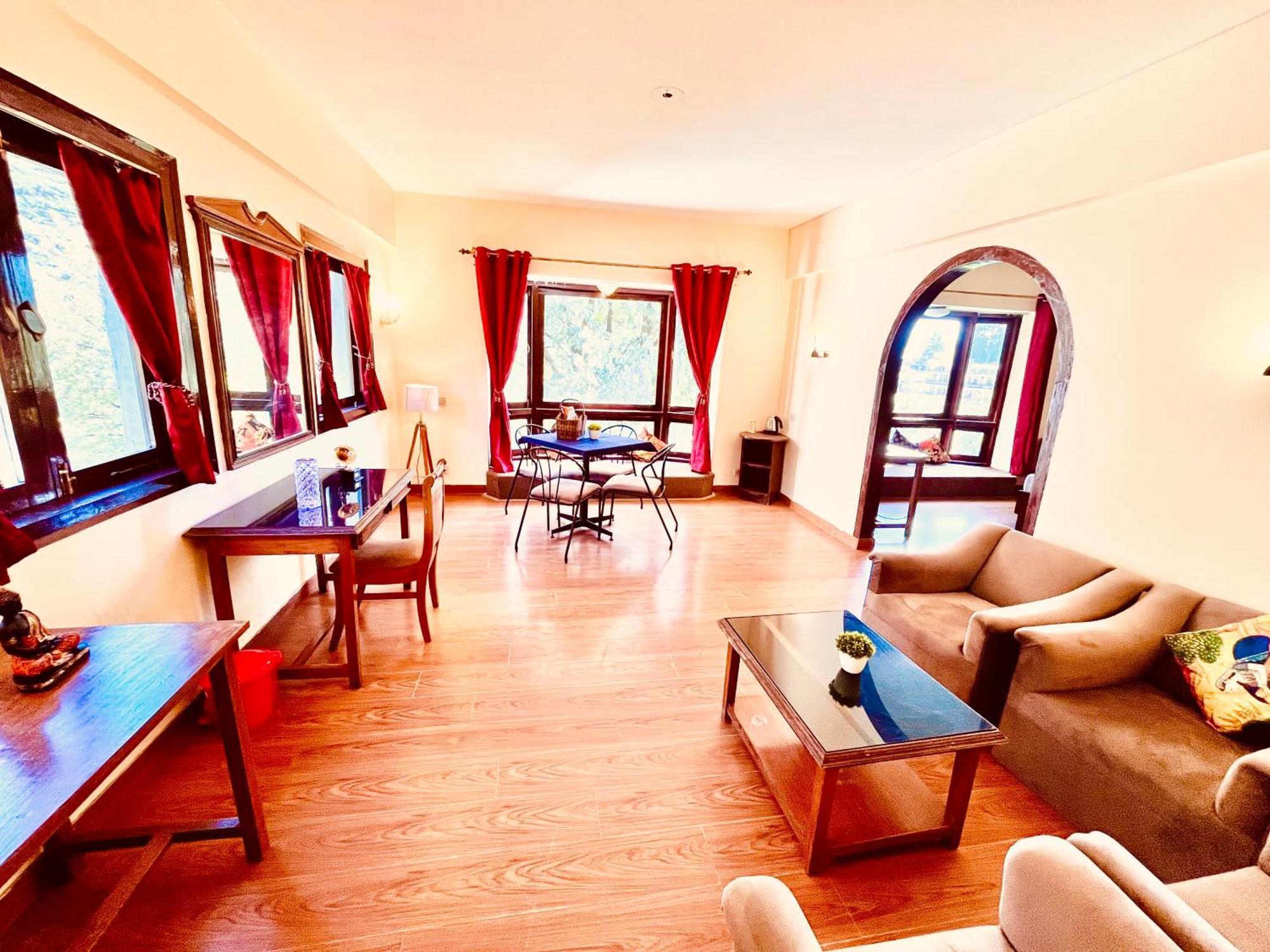 Sagar Resort !! Mountain View ! Luxury Stay ! Family Resort ! Private Parking ! Near Mall Road มะนาลี ภายนอก รูปภาพ